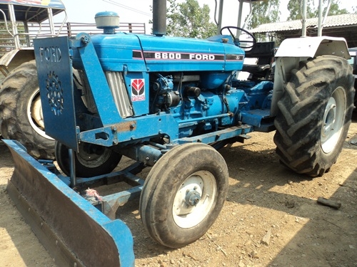 ขายFORD6600ราคา370000รถมีทเบียนครบดูรถได้ทีอำเภอด่านช้าง