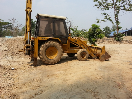 ขายด่วน ตักหน้าขุดหลัง JCB 3CX  อามสไล้ได้ เอกสารเล่มทะเบียน รถถึงชลบุรี แล้วครับ