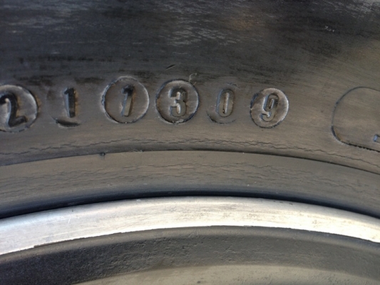 ล้อ vx80 16x8 0 ยาง BF KM2 255 85 16 ปี 09