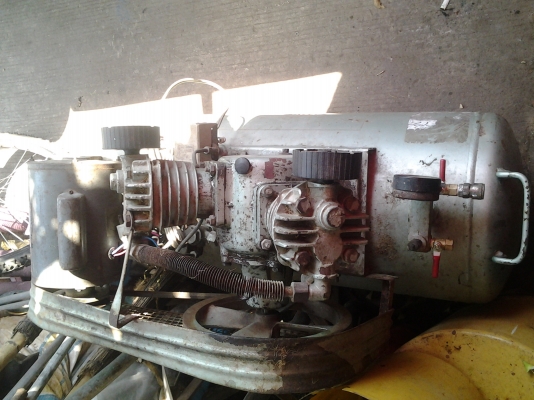 ขาย !! ปั้มลม 1แรง 2 สูบ ไฟ220V.