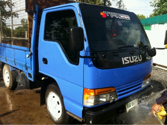 ISUZU NKR 4 ล้อ บรรทุก