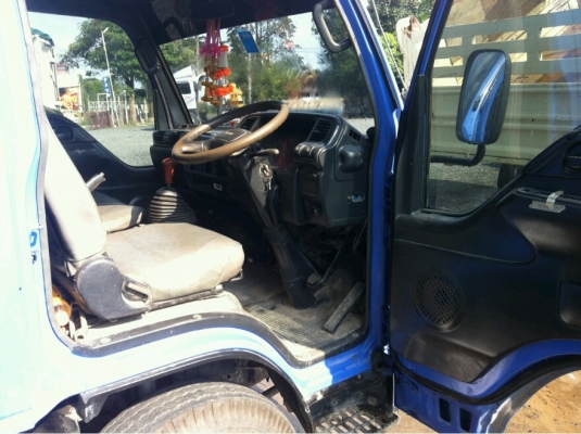 ISUZU NKR 4 ล้อ บรรทุก