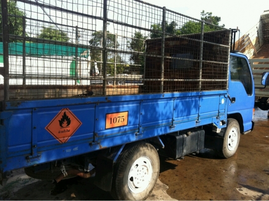 ISUZU NKR 4 ล้อ บรรทุก
