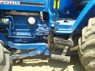 ขาย ford 7810 4DW  พร้อมใช้งาน มีเล่มทะเบียน