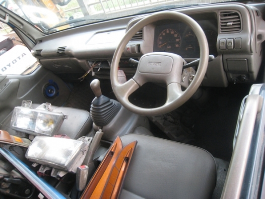 หัวเก๋ง  ISUZU NPR การ์ตูน