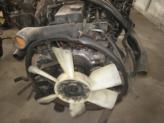 เครื่องพร้อมเกียร์ 6HE เทอร์โบ 230 แรง