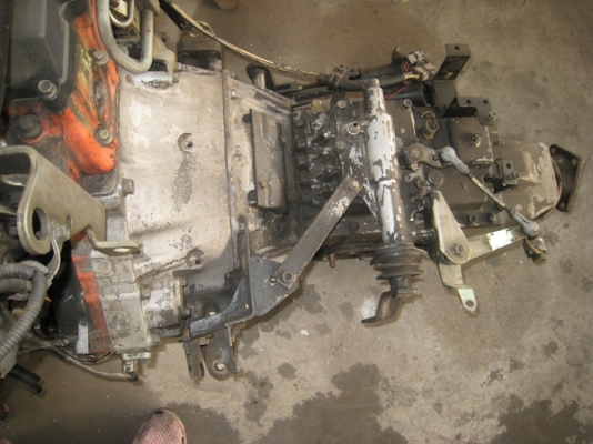 เครื่องพร้อมเกียร์ 6HE เทอร์โบ 230 แรง