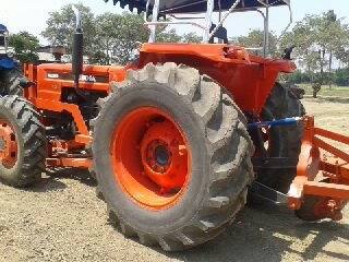 Kubota 4 WD รุ่น 8310  พร้อมใช้ มีเล่มทะเบียน พร้อมโอน