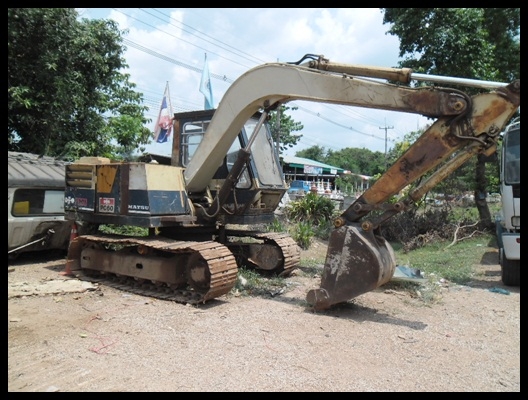 แมคโครPC 200 รุ่น 3 สภาพดี สวยๆ