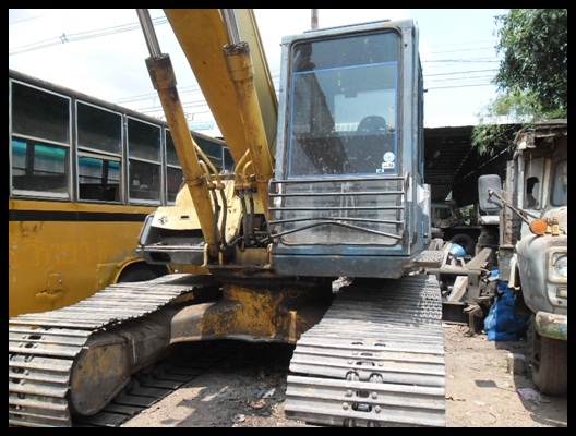 แมคโครPC 200 รุ่น 3 สภาพดี สวยๆ