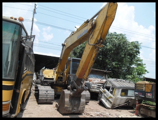 แมคโครPC 200 รุ่น 3 สภาพดี สวยๆ