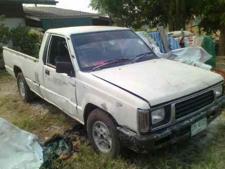 รถกระบะแอล 200 เครื่อง 2500  ปี 2537  พวงมาลัยธรรมดา  แอร์มี ช่วงล่างใช้ได้