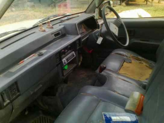 รถกระบะแอล 200 เครื่อง 2500  ปี 2537  พวงมาลัยธรรมดา  แอร์มี ช่วงล่างใช้ได้