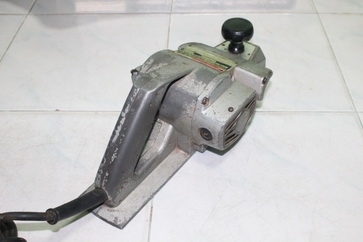 กบไฟฟ้า 3 นิ้ว Makita รุ่น 1600 (750w.) สภาพดีพร้อมใช้ครับ