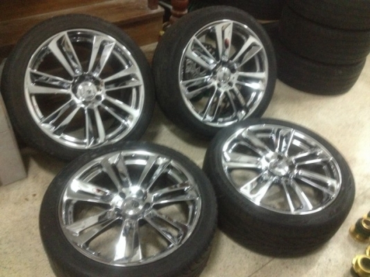 อเเท้ WEDS KRANZE 19หน้า8อ๊อฟ38หลัง9อ๊อฟ45 5รู114เก่าญี่ปุ่นเเท้สภาพสวยยางติดล้อมาใช้ไม่ได้เเล้วครับ