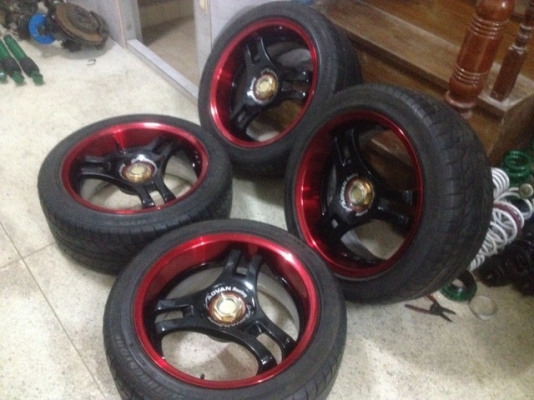 ล้อเเท้ ADVAN RACING 17กว้าง8นิ้วอ๊อฟ35 4รู114เก่าญี่ปุ่นสีเดิมๆสภาพสวยๆ