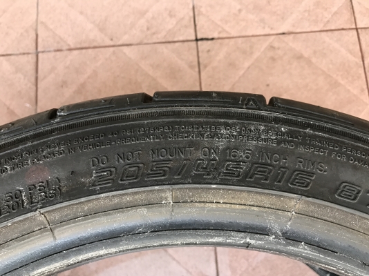 ยาง DUNLOP DZ101 DZ102 ปี12กับปี14เก่าญี่ปุ่นเเท้สภาพสวยดอกเเน่นๆ 205 45 16