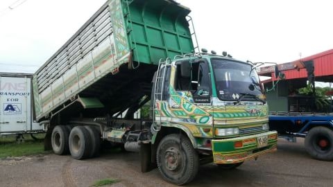 ขายHino F18 ดั๊มดะบะเนียมสภาพสวยพร้อมใช้ ติดต่อคุณอ๊อฟพิจิตร086-737-9991