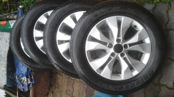 ขายแม็กพร้อมยาง BRIDGE STONE 225/65 R17 ขายแม็กพร้อมยาง BRIDGE STONE 225/65 R17
