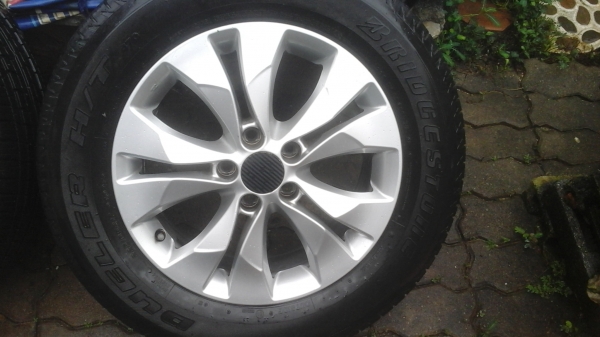 ขายแม็กพร้อมยาง BRIDGE STONE 225/65 R17 ขายแม็กพร้อมยาง BRIDGE STONE 225/65 R17
