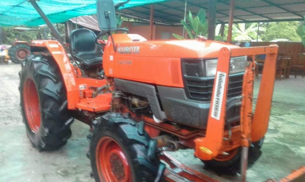 ขายรถไถ L4508 ปี52 อุปกรณ์ครบ ดันหน้า ผานหลัง โรตารี่ สภาพพร้อมใช้งาน ราคา230,000 สนใจโทร 090-8588220คุณนะ 093-3258446คุณบิว เว็บไซต์ส่วนตัว www.narong2truck.com www.truck.in.th/498 ID: narong498 ID: 09332584461 เพจ Facebook ณรงค์ ซื้อขายรถมือสอง กลุ่ม Fa