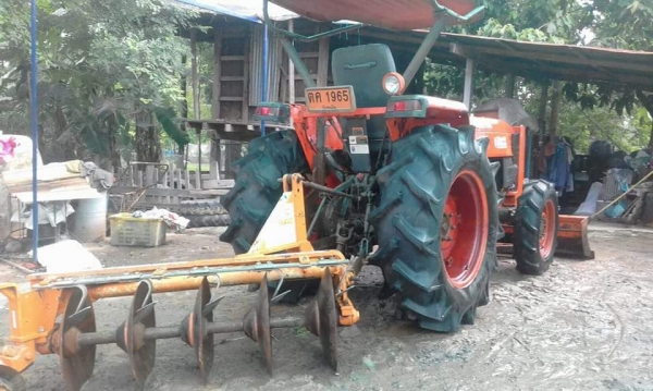 ขายรถไถ L4508 ปี52 อุปกรณ์ครบ ดันหน้า ผานหลัง โรตารี่ สภาพพร้อมใช้งาน ราคา230,000 สนใจโทร 090-8588220คุณนะ 093-3258446คุณบิว เว็บไซต์ส่วนตัว www.narong2truck.com www.truck.in.th/498 ID: narong498 ID: 09332584461 เพจ Facebook ณรงค์ ซื้อขายรถมือสอง กลุ่ม Fa