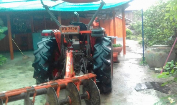 ขายรถไถ L4508 ปี52 อุปกรณ์ครบ ดันหน้า ผานหลัง โรตารี่ สภาพพร้อมใช้งาน ราคา230,000 สนใจโทร 090-8588220คุณนะ 093-3258446คุณบิว เว็บไซต์ส่วนตัว www.narong2truck.com www.truck.in.th/498 ID: narong498 ID: 09332584461 เพจ Facebook ณรงค์ ซื้อขายรถมือสอง กลุ่ม Fa