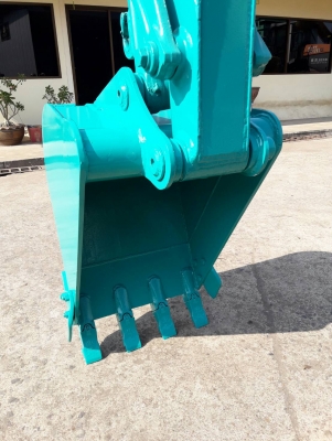 KOMATSU รุ่น PC 40-7