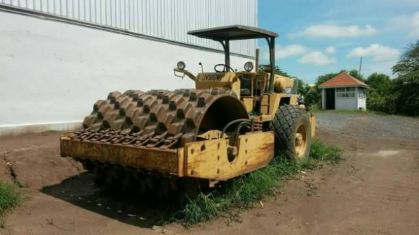 ขาย 600,000 รถบดล้อหนาม KOMATSU 2 เพลา สั่นสะเทือน เครื่องดี เกียร์แรง รถสวยพร้อมใช้ รถอยู่ ปทุมธานี 090-772-3710 090-772-3708