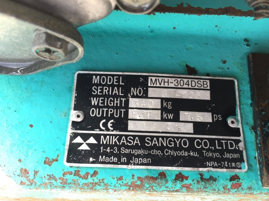 ขายเครื่องตบดินMIKASAรุ่นMVH304DSBมือสองญี่ปุ่นเครื่องดีเซลสตารท์กุญแจเดินหน้าถอยหลังได้สภาพดีพร้อมใช้งาน