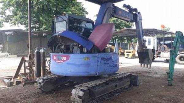 ขาย Komatsu 78uu-6 สภาพดี มีแอร์ในตัว