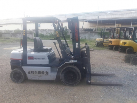 ขายรถยก KOMATSU  FG20-11 เครื่องเบนซิน ยางตันหน้าหลัง มีอิ้ง เสาสูง 3 เมตร ยกได้ 2 ตัน  ติดต่อ 098-7962549