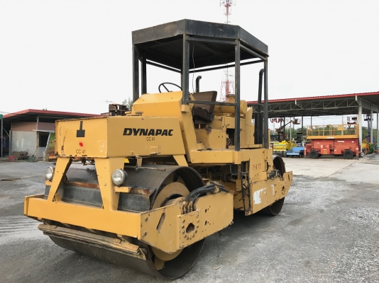 ขายรถบด10ตันDYNAPACรุ่นCC41รถนอกนำเข้า ไม่เคยใช้งานในไทย มีเอกสารพร้อมหน้าเหล็กหลังเหล็ก  บดอัดสั่นสเทือนได้ทั้ง2ล้อ เอวอ่อน  เครื่องยนต์ดีเซล4สูบ สภาพดีพร้อมใช้งานมีให้เลือกหลายคันหลายขนาด