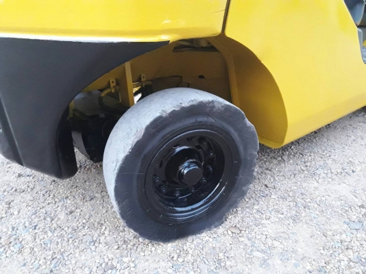 ขายรถยก KOMATSU  FG20-16 เครื่องเบนซิน  เกียร์ธรรมดา ยางตันหน้าหลัง เสาสูง 3 เมตร ยกได้ 2 ตัน  ติดต่อ 098-7962549