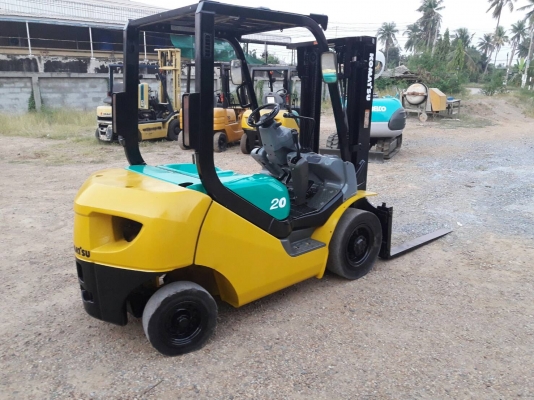 ขายรถยก KOMATSU  FG20-16 เครื่องเบนซิน  เกียร์ธรรมดา ยางตันหน้าหลัง เสาสูง 3 เมตร ยกได้ 2 ตัน  ติดต่อ 098-7962549