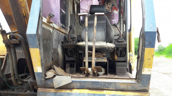 ขายKobelco sk200m2สภาพพร้อมใช้ ติดต่อคุณอ๊อฟพิจิตร086-737-9991 ขายKobelco sk200m2สภาพพร้อมใช้ ติดต่อคุณอ๊อฟพิจิตร086-737-9991