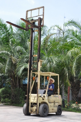 ขายFORKLIFT MITSUBISHI FD15ดีเซล สุดสวย(1.5ตัน) เสาสูง4เมตร สวยเดิมจากญี่ปุ่น ยังไม่เคยใช้ในไทย 168,000เท่านั้น!!