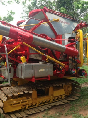 ขายรถเกี่ยวข้าว ไอ้หนุ่มไวไฟ ปี49 เครื่อง195แรง ตัวเดิน12 พร้อมใช้งาน ราคา650,000 สนใจโทร 090-8588220คุณนะ 093-3258446คุณบิว เว็บไซต์ส่วนตัว www.narong2truck.com www.truck.in.th/498 ID: narong498 ID: 09332584461 เพจ Facebook ณรงค์ ซื้อขายรถมือสอง กลุ่ม Fa