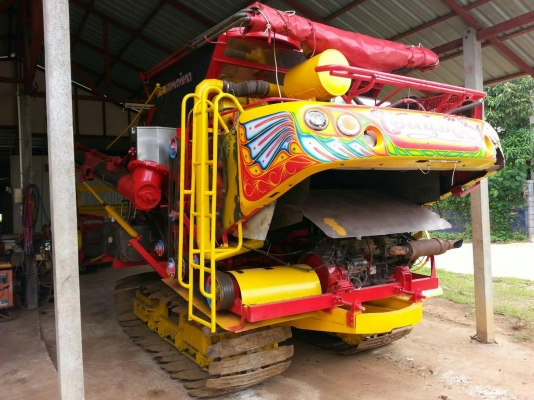 ขายรถเกี่ยวข้าว ไอ้หนุ่มไวไฟ ปี49 เครื่อง195แรง ตัวเดิน12 พร้อมใช้งาน ราคา650,000 สนใจโทร 090-8588220คุณนะ 093-3258446คุณบิว เว็บไซต์ส่วนตัว www.narong2truck.com www.truck.in.th/498 ID: narong498 ID: 09332584461 เพจ Facebook ณรงค์ ซื้อขายรถมือสอง กลุ่ม Fa