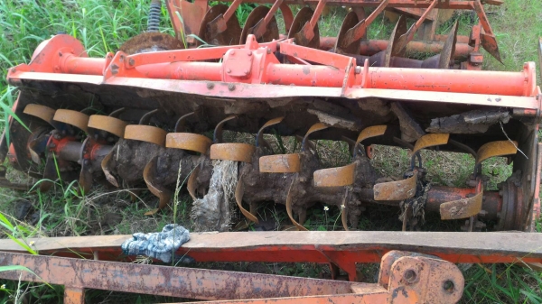 สามย่านแทรคเตอร์  ขายโรตารี่ KUBOTA ขนาด 2 เมตร ราคา 39,000 มีรถขนส่งบริการ ร้านสามย่านแทรคเตอร์ อ.แกลง จ.ระยอง 0897489639,0818618678,0899347475 id line=0897489639 id line=0818618678 id line=0899347475 https://www.facebook.com/\%E0\%B8\%AA\%E0\%B8\%B2\%E0\%B8\%A1\%