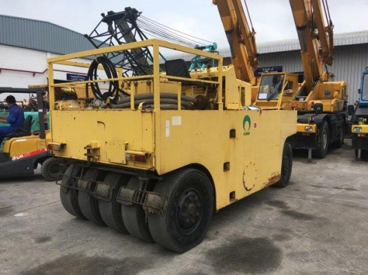 รถบดล้อยาง 7 ล้อ DYNAPAC RT200W # 8A2-45109 มือสองญี่ปุ่น