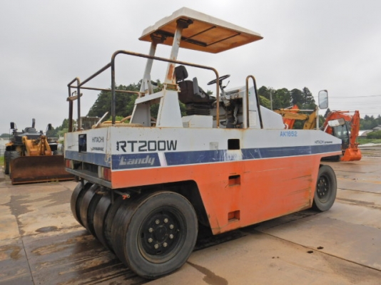 รถบดล้อยาง 7 ล้อ DYNAPAC RT200W # 8A2-45109 มือสองญี่ปุ่น