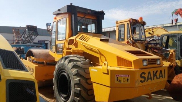 รถบดล้อยาง 7 ล้อ DYNAPAC RT200W # 8A2-45109 มือสองญี่ปุ่น