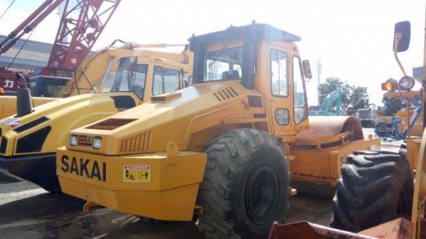 รถบดล้อยาง 7 ล้อ DYNAPAC RT200W # 8A2-45109 มือสองญี่ปุ่น