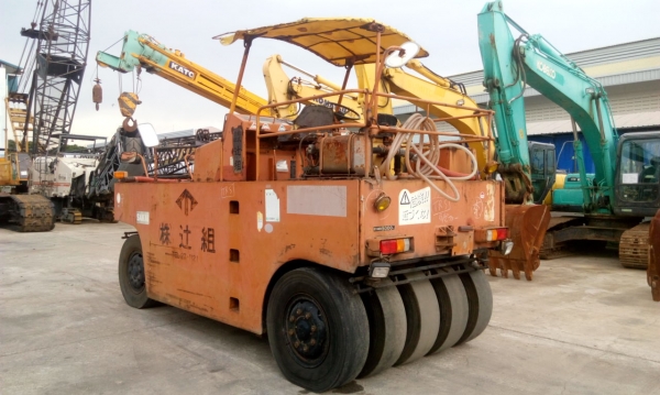 รถขุดล้อยาง KOMATSU PW140-7 มือสองยุโรป รถขุดล้อยาง KOMATSU PW140-7 มือสองยุโรป