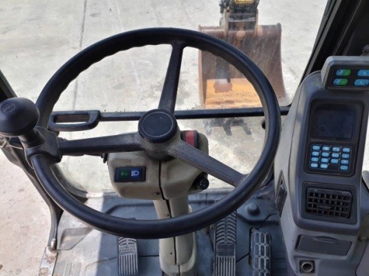 รถขุดล้อยาง KOMATSU PW140-7 มือสองยุโรป รถขุดล้อยาง KOMATSU PW140-7 มือสองยุโรป