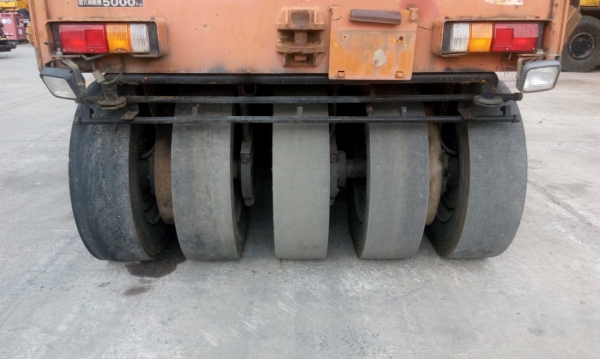 รถขุดล้อยาง KOMATSU PW140-7 มือสองยุโรป รถขุดล้อยาง KOMATSU PW140-7 มือสองยุโรป