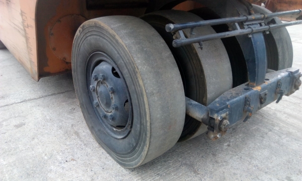 รถขุดล้อยาง KOMATSU PW140-7 มือสองยุโรป รถขุดล้อยาง KOMATSU PW140-7 มือสองยุโรป