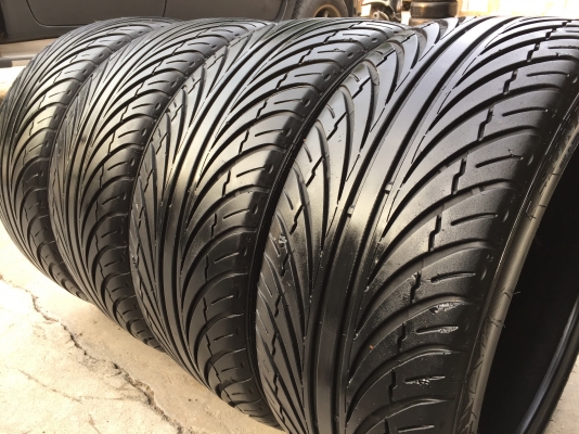 ยาง Sunny 235-40-18 ปี 15 ครบชุด 4 เส้น 5000  สวยๆไม่มีปะไม่บวมไม่กินข้างดอกยางเหลือเยอะเอาไปวิ่งกันใด้อีกยาวค่ะ