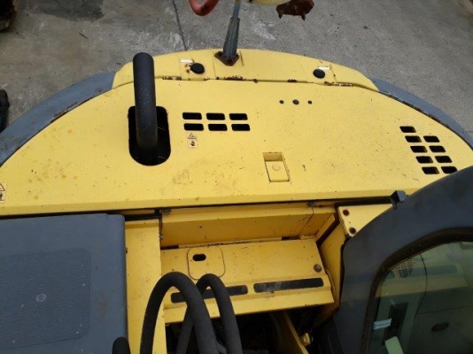 รถขุด 13 ตัน KOBELCO SK135SR-1ES YY04 มือสองญี่ปุ่น